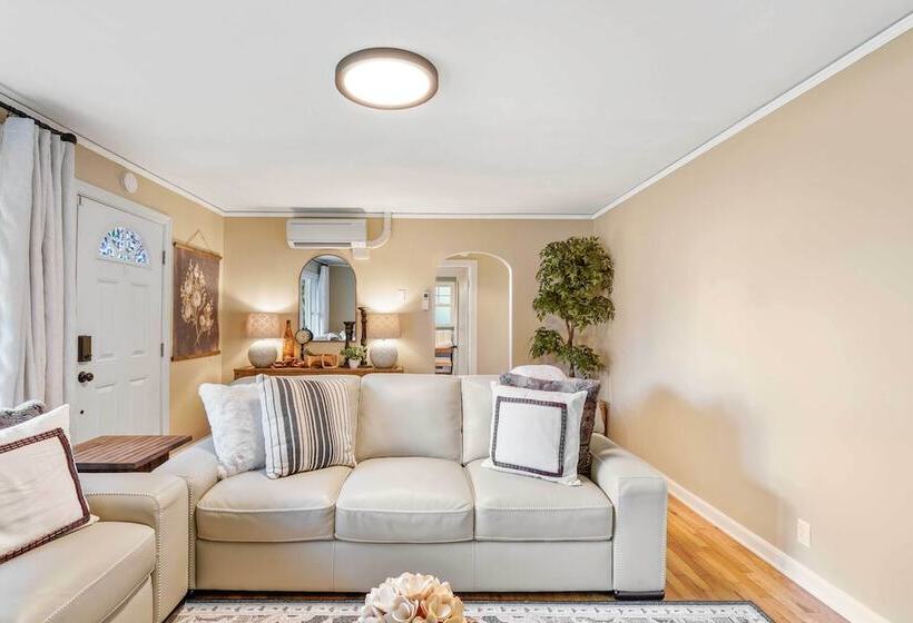 Chic & Cozy Home Near Campus   1 Mi To Autzen!