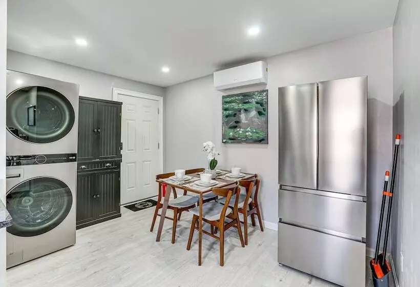 Coastal Lynn Escape W/ Fireplace: 3 Mi To Beaches