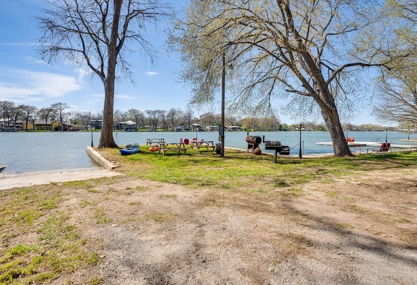 Cozy New Braunfels Retreat W/ Lake Dunlap Access