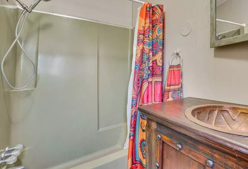 Cozy New Braunfels Retreat W/ Lake Dunlap Access