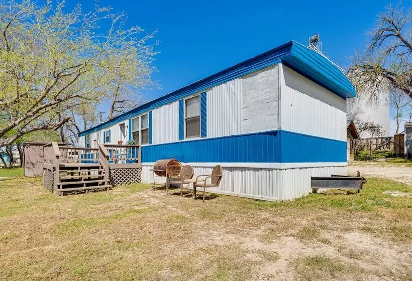 Cozy New Braunfels Retreat W/ Lake Dunlap Access