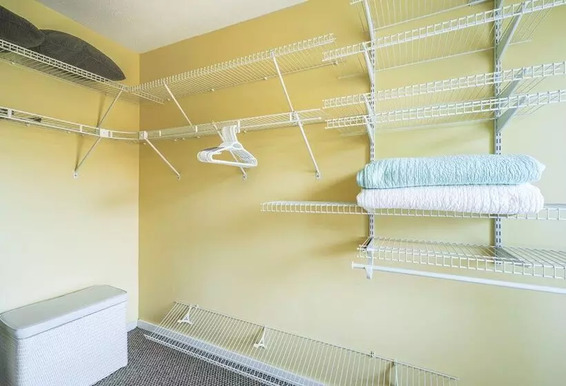 Duck And Bug S Cabin  On Boone Lake W/ Boat Dock!