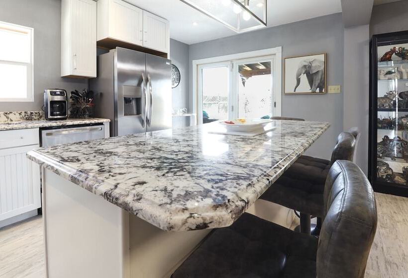 Elephant Butte Home W/ Propane Grill: 1 Mi To Lake