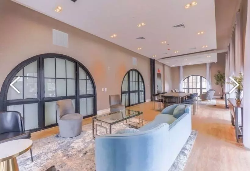 Elite Terrace   Spacious Apt W Terrace