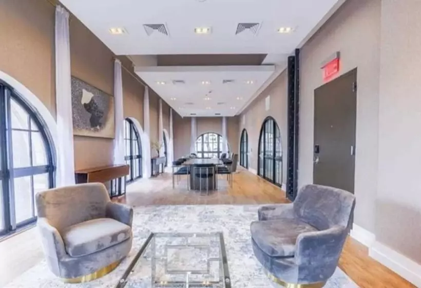 Elite Terrace   Spacious Apt W Terrace