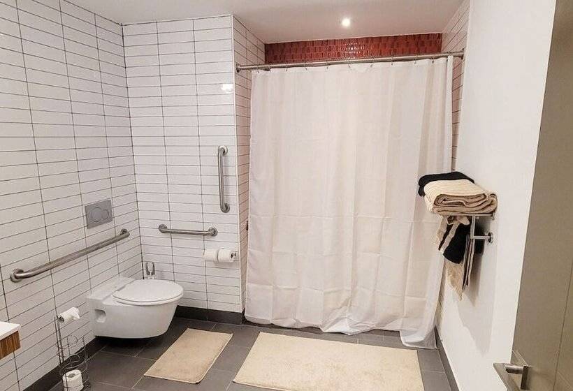 Elite Terrace   Spacious Apt W Terrace