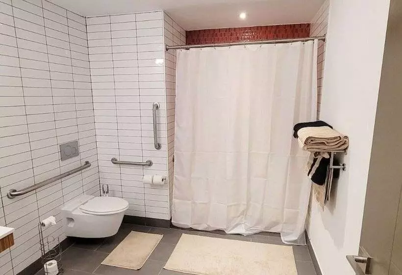 Elite Terrace   Spacious Apt W Terrace