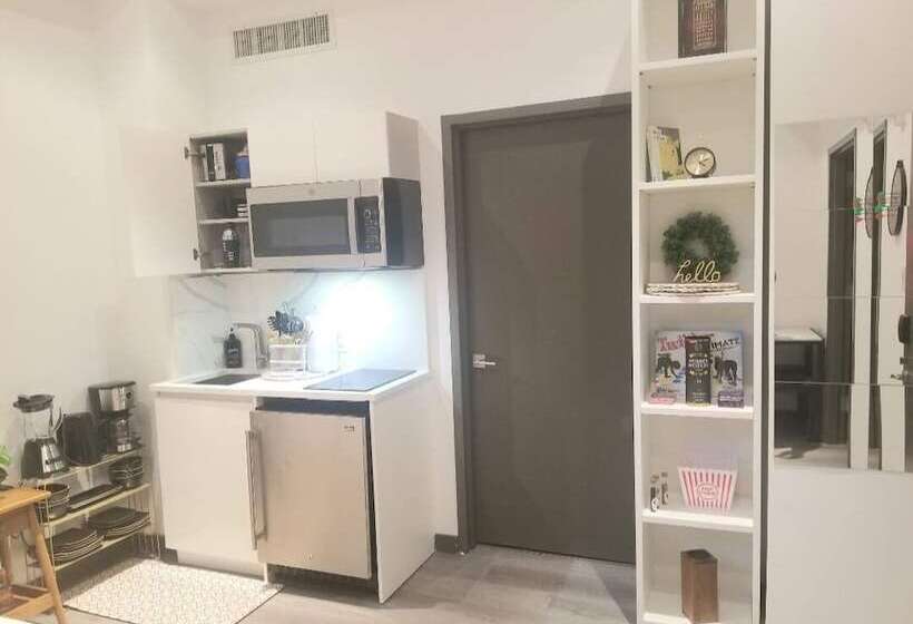 Elite Terrace   Spacious Apt W Terrace