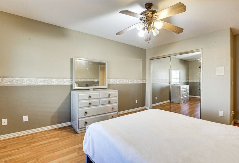 Expansive Peoria Home W/ Pool + Outdoor Kitchen!