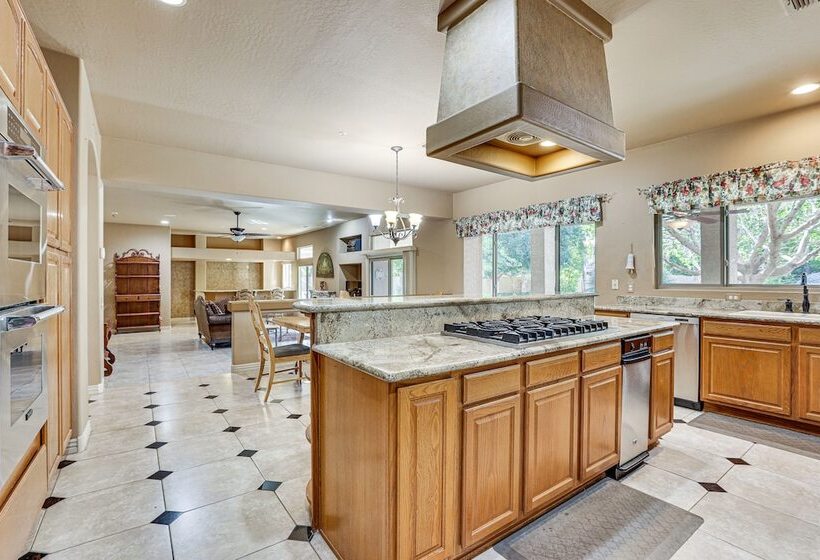 Expansive Peoria Home W/ Pool + Outdoor Kitchen!