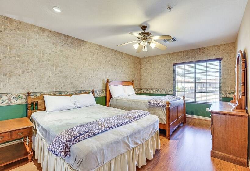 Expansive Peoria Home W/ Pool + Outdoor Kitchen!