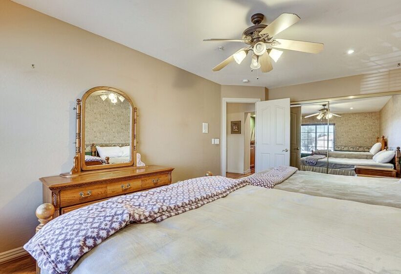 Expansive Peoria Home W/ Pool + Outdoor Kitchen!