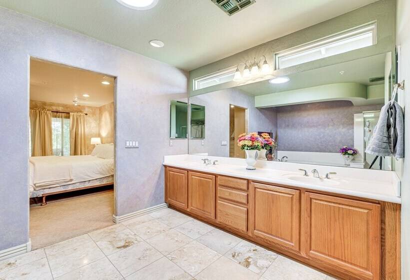 Expansive Peoria Home W/ Pool + Outdoor Kitchen!