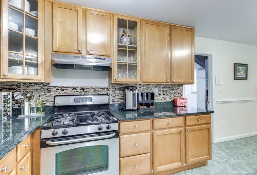 Family Friendly Home In Bowie W/ Fenced Yard!