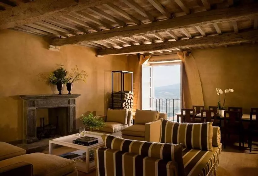 簡易ホテル Monteverdi Tuscany