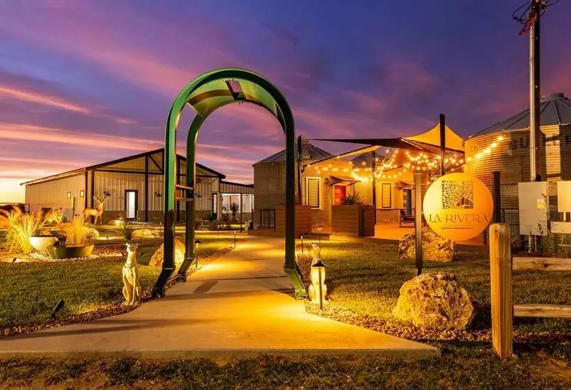 Hotelli La Rivera Experience Resort