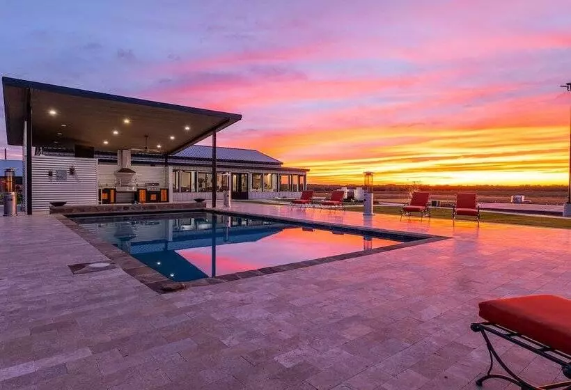 Hotelli La Rivera Experience Resort