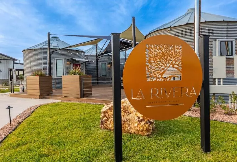 Hotelli La Rivera Experience Resort