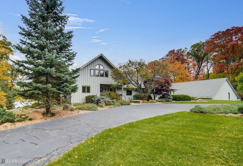 בית מלון כפרי The Lodge At Rush Lakes