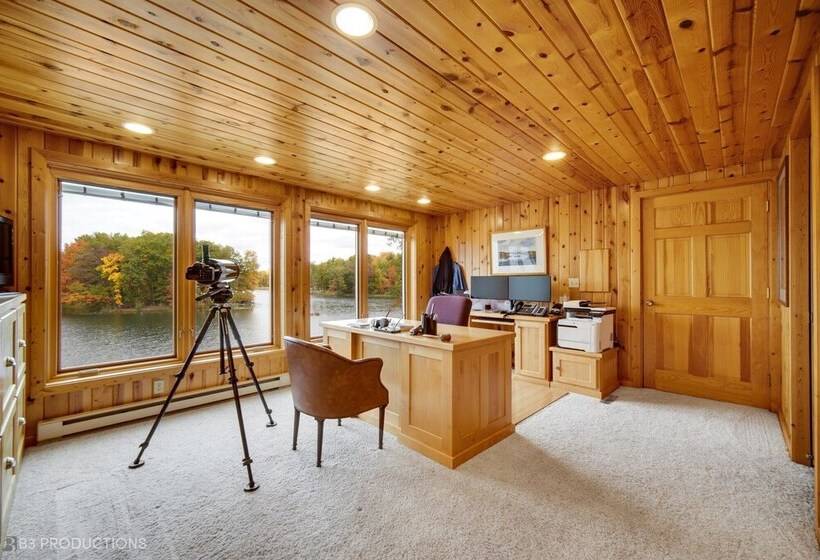 בית מלון כפרי The Lodge At Rush Lakes