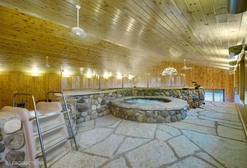 בית מלון כפרי The Lodge At Rush Lakes