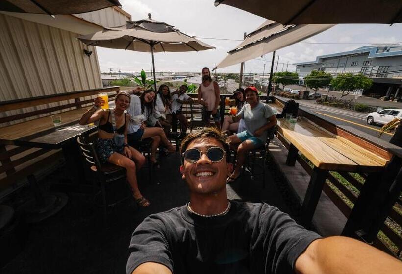 Howzit Hostels Hawaii