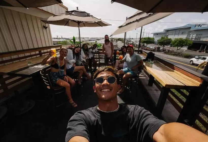 Howzit Hostels Hawaii