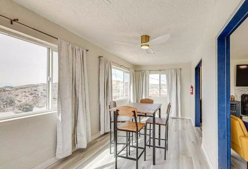 The Maharaja Retreat  W/ Hot Tub & Ev Charger!