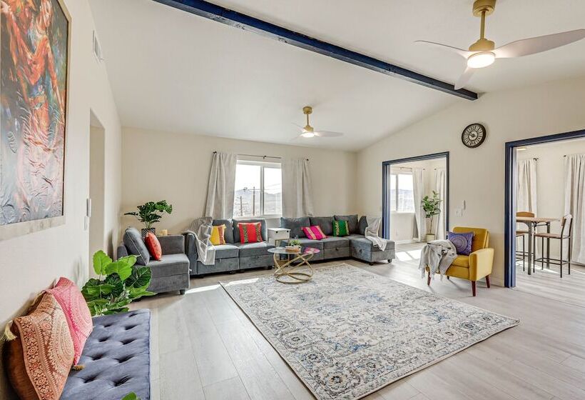 The Maharaja Retreat  W/ Hot Tub & Ev Charger!