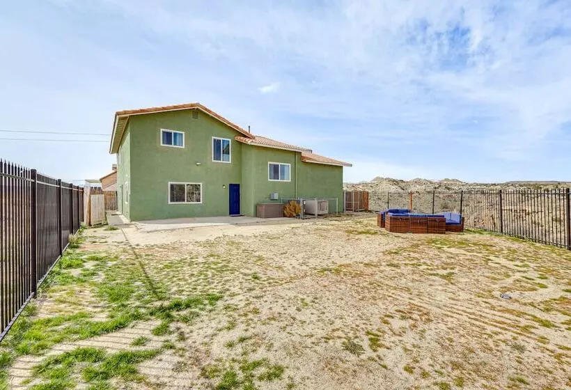 The Maharaja Retreat  W/ Hot Tub & Ev Charger!