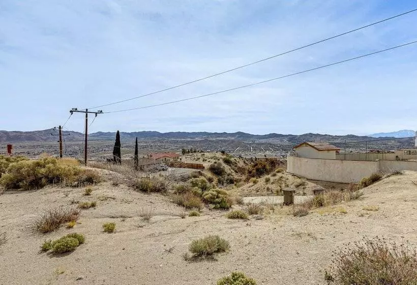 The Maharaja Retreat  W/ Hot Tub & Ev Charger!