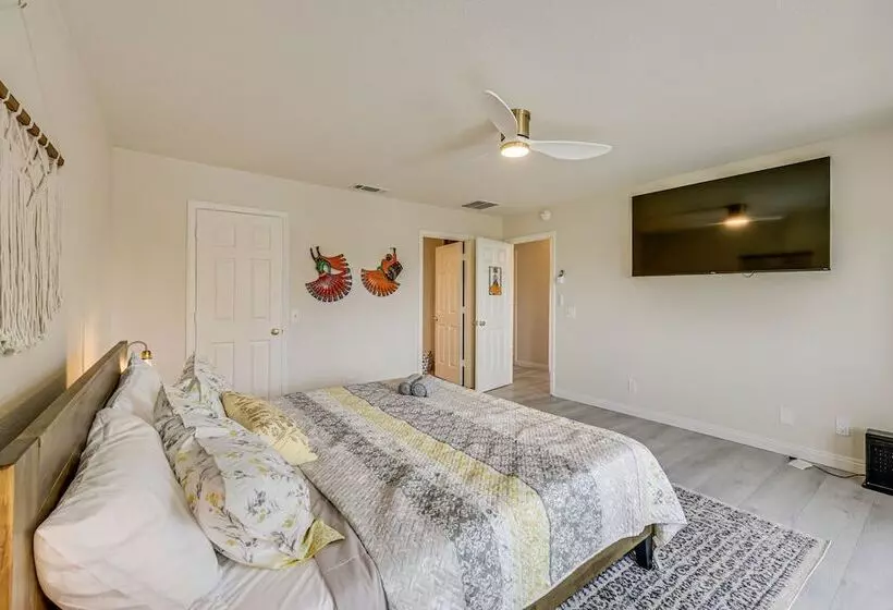 The Maharaja Retreat  W/ Hot Tub & Ev Charger!