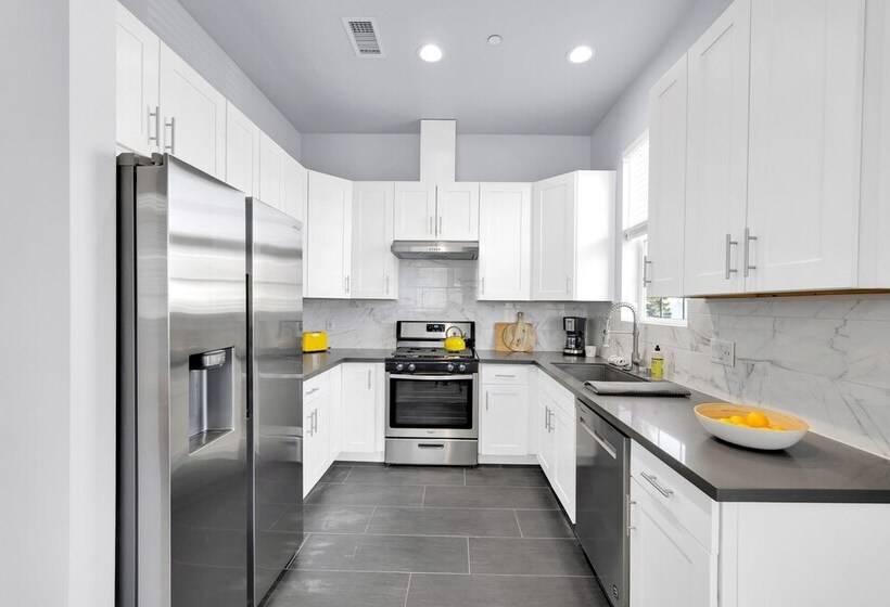 Noho By Avantstay North Hollywood Townhome