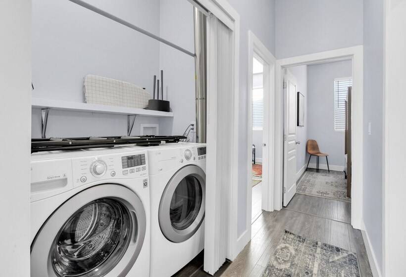 Noho By Avantstay North Hollywood Townhome