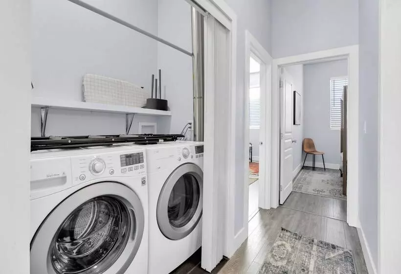 Noho By Avantstay North Hollywood Townhome