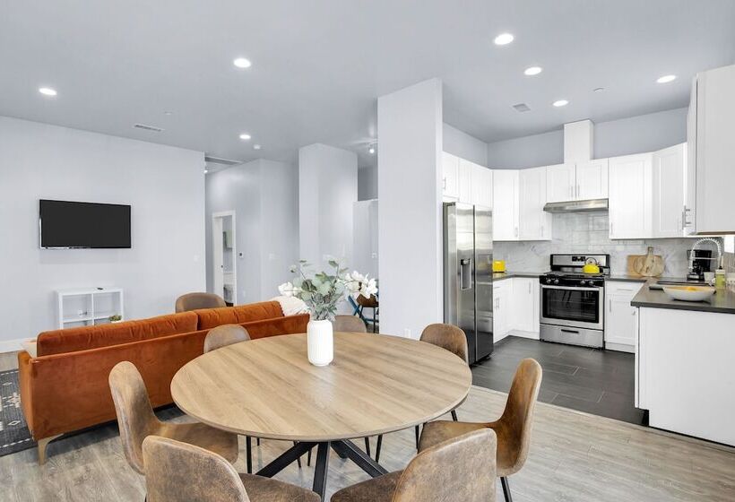 Noho By Avantstay North Hollywood Townhome