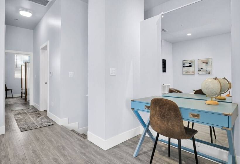 Noho By Avantstay North Hollywood Townhome