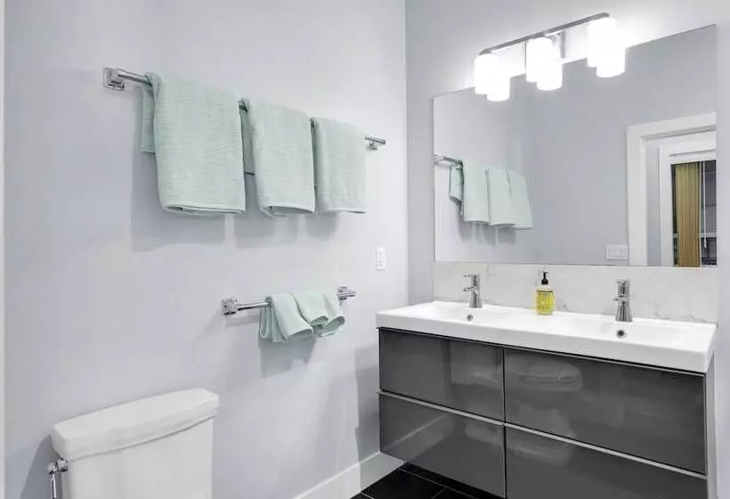 Noho By Avantstay North Hollywood Townhome