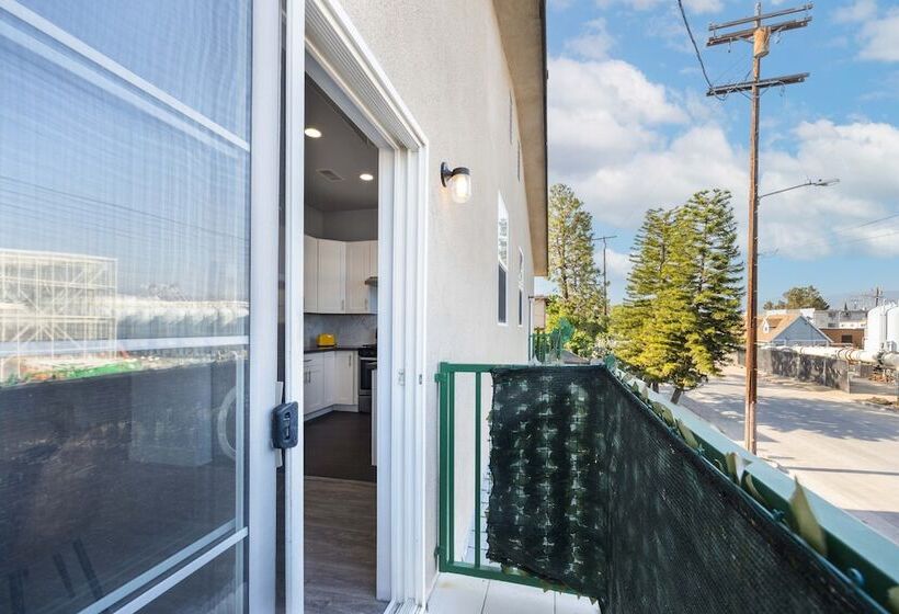 Noho By Avantstay North Hollywood Townhome