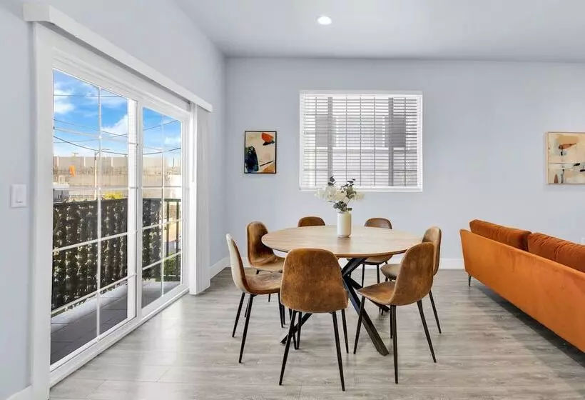 Noho By Avantstay North Hollywood Townhome