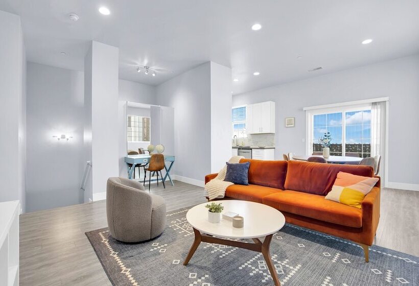 Noho By Avantstay North Hollywood Townhome