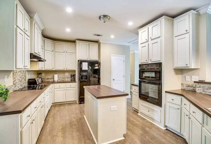 Pet Friendly Palm City Home W/ Yard & Grill!