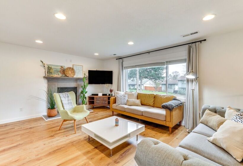 Pet Friendly Vancouver Retreat W/ Home Gym & Grill