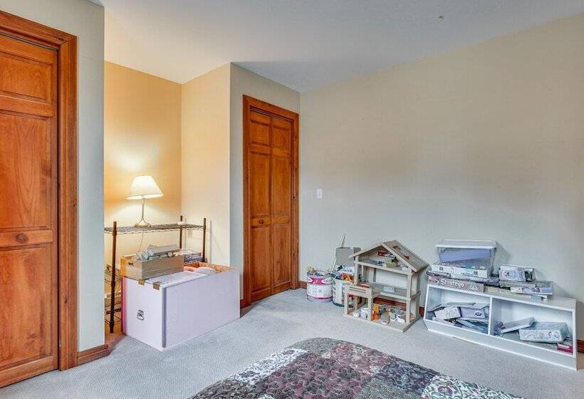 Saranac Lake Home W/ Deck, Grill & Mountain Views!