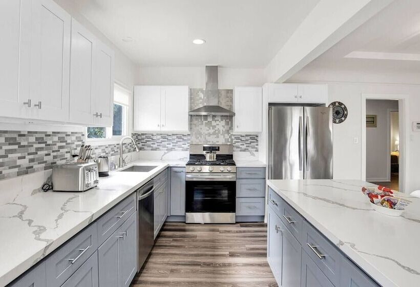 South Sycamore By Avantstay Centrally Located