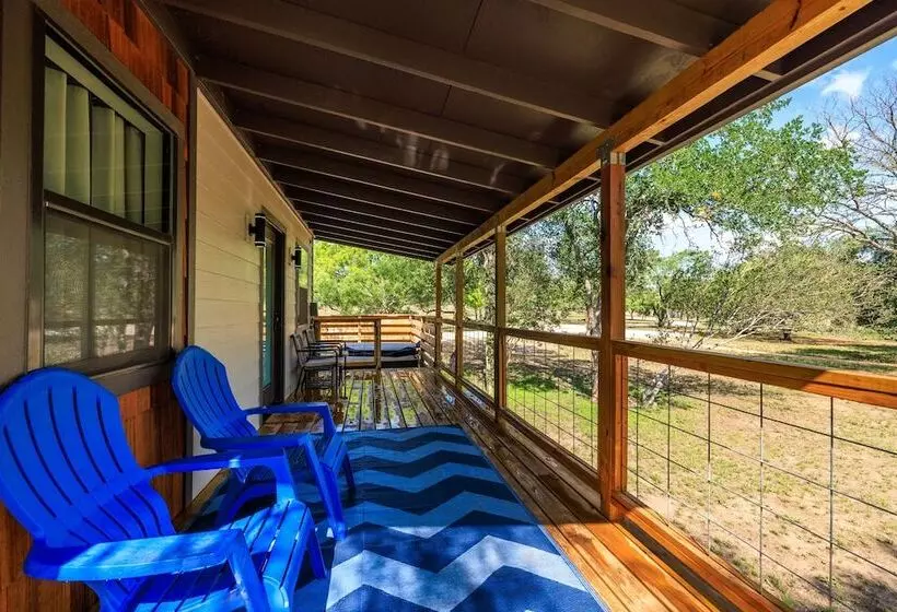 Verbena Waterfront With Hot Tub