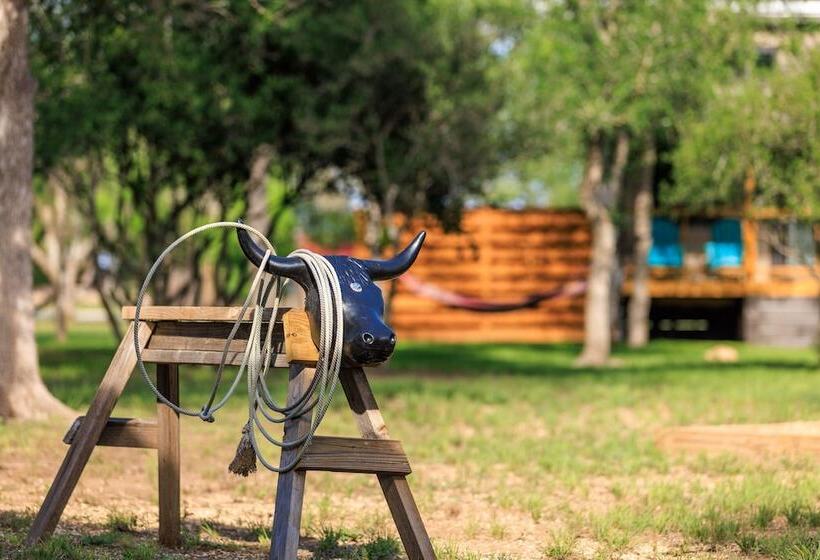 Verbena Waterfront With Hot Tub