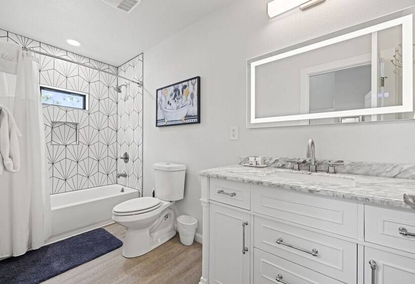 Verbena Waterfront With Hot Tub