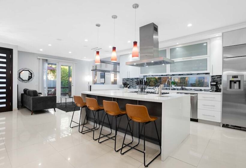 Walefield By Avantstay Mid Wilshire Home + Pool