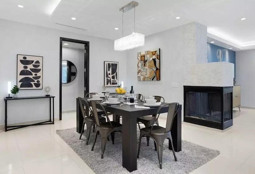 Walefield By Avantstay Mid Wilshire Home + Pool